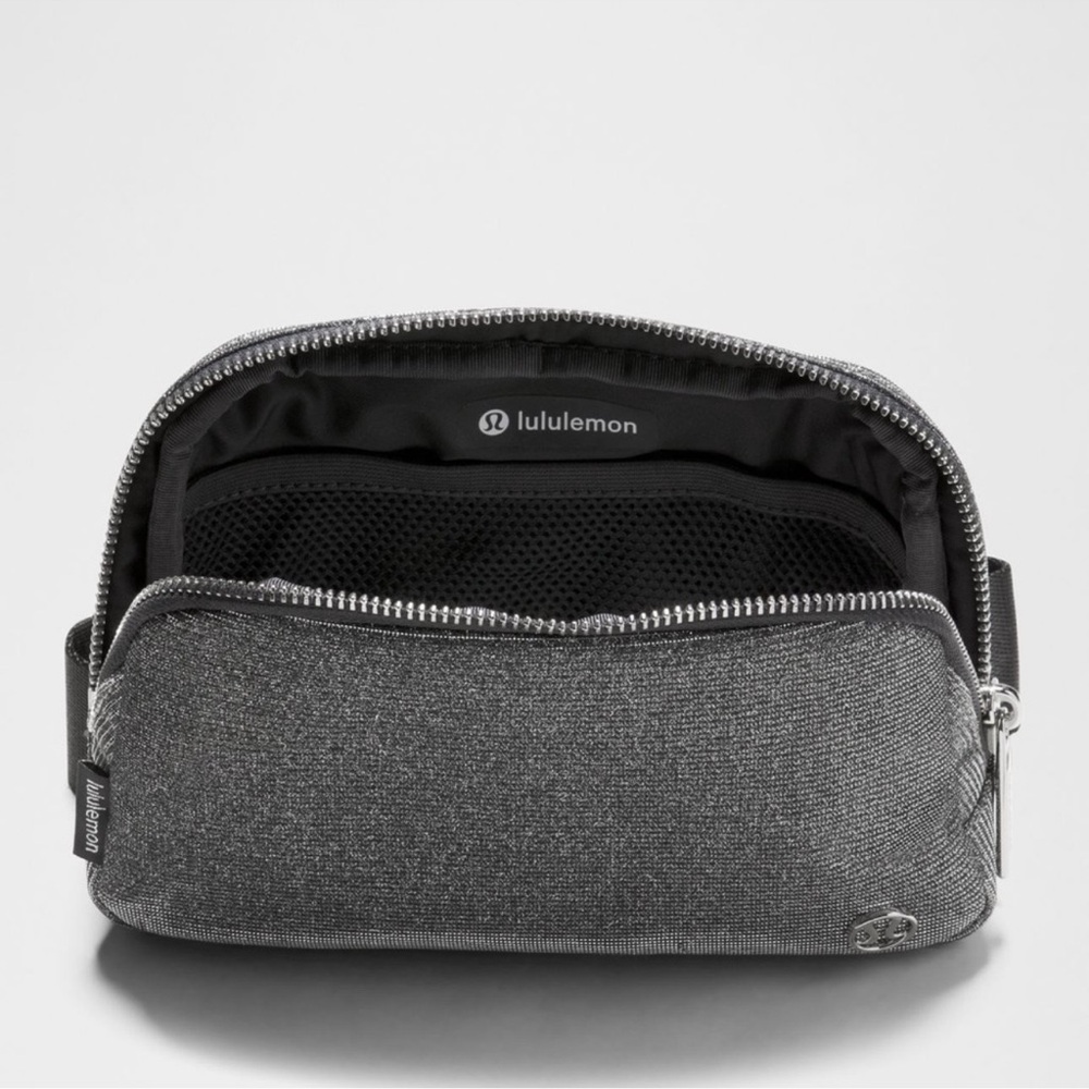 lululemon Everywhere Belt Bag  Dark Silver/graphite Gray  Glitter 1 Liter NWt - Picture 5 of 8
